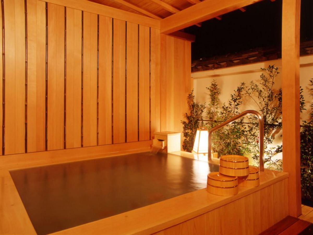 Готель Atami Onsen Sakuraya Ryokan Екстер'єр фото