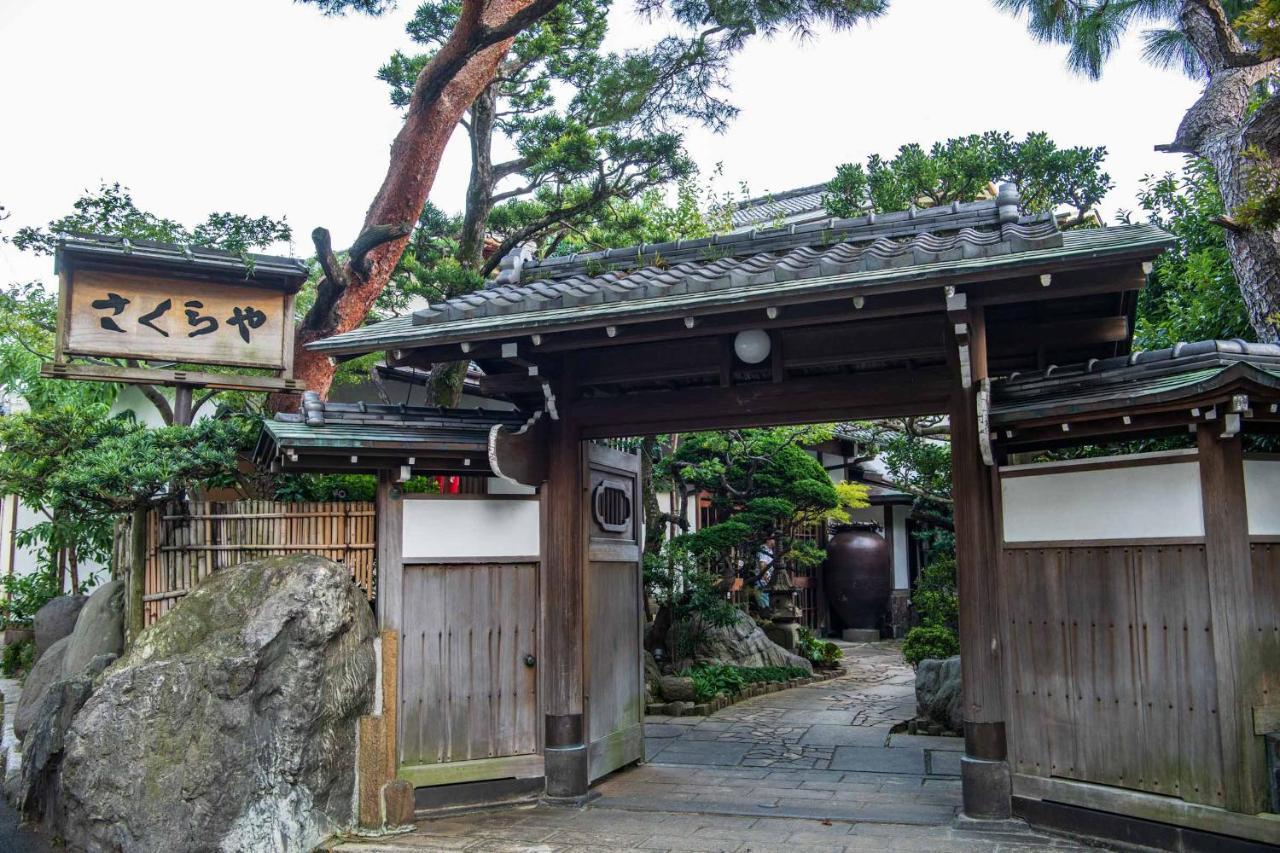 Готель Atami Onsen Sakuraya Ryokan Екстер'єр фото