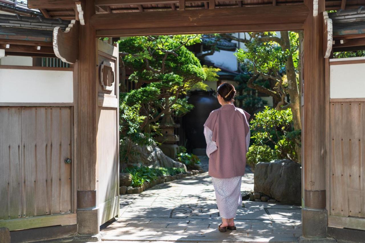 Готель Atami Onsen Sakuraya Ryokan Екстер'єр фото